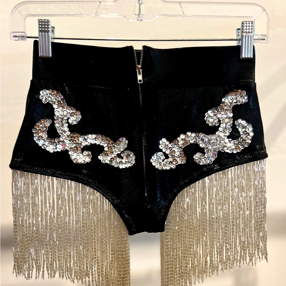 Cowgirl hot pants ✨⚡️🌵